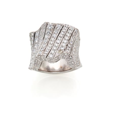  
Anello Damiani in oro e diamanti 
 