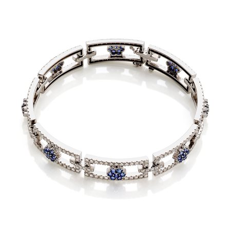  
Bracciale in oro con diamanti e zaffiri 
 