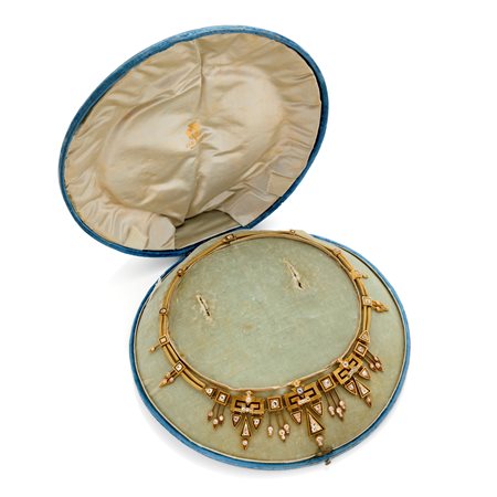  
Collier in oro con diamanti 
 