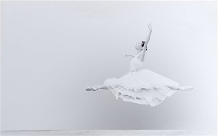 Etoil-white Eleonora Abbagnato