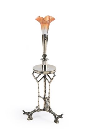 Portafiori in metallo argentato, primi del Novecento struttura imitante il...