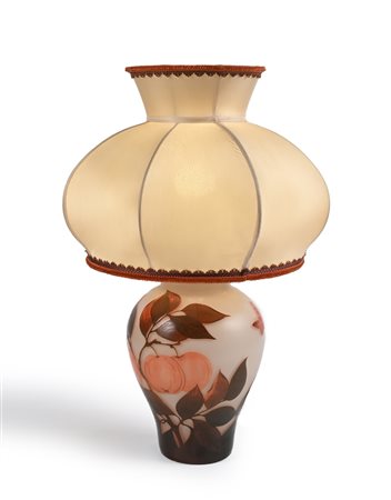 Lampada a vaso in vetro cammeo inciso all'acido, XX secolo corpo sferico...