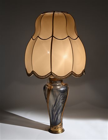 Lampada Art Nouveau in vetro cammeo e metallo ramato, Val Saint Lambert &...