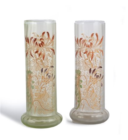 Coppia di vasi in vetro soffiato e smalti, Art Nouveau, modello Lamartine,...