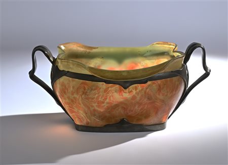 Centrotavola Art Nouveau in vetro verde/arancio e bronzo dorato, Daum Nancy,...