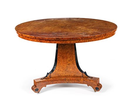 Tavolo circolare in radica di tuja, XIX secolo piede piramidale...