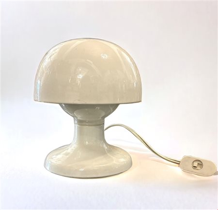 Afra e Tobia Scarpa (XX  -  - XX secolo) 
Jucker - Lampada da tavolo per Flos 1960 e succ. 
 22 x 1 cm