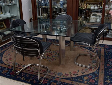 Gastone Rinaldi (1920 - 2006) 
Tavolo con piano in vetro e 4 sedie, modello 'Sabrina' anni '70
 diverse