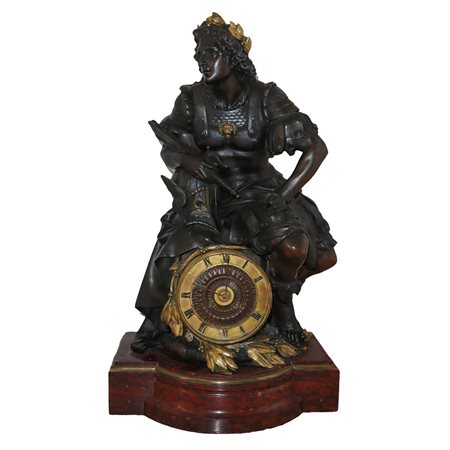 Grande bronzo patinato bruno raffigurante Alessandro Magno con orologio, 20° Secolo