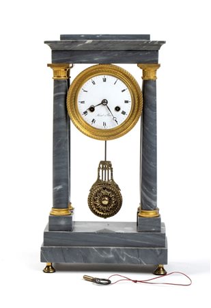 Minet à Paris Orologio d’appoggio francese in marmo e bronzo XIX secolo...