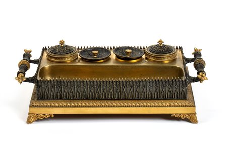 Calamaio francese in bronzo Impero XIX secolo Altezza x larghezza x...