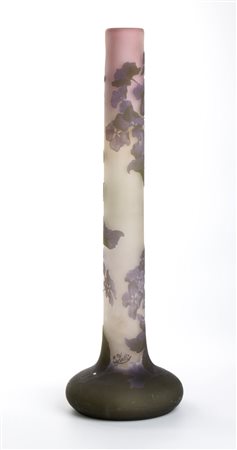 Émile Gallé (Nancy, 1846 - Nancy, 1904) Vaso "Hydrangea" in vetro 1910 circa...