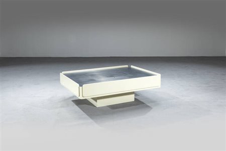 VICO MAGISTRETTI<BR>Tavolino contenitore mod. Caori