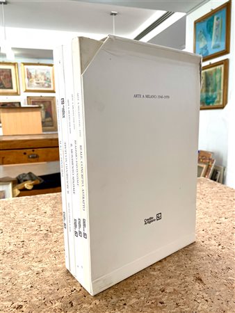 ARTE A MILANO 1946-1959 - Cofanetto contenente 6 cataloghi