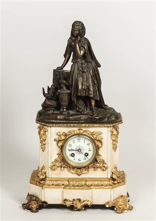 OROLOGIO DA TAVOLO IN MARMO BIANCO E METALLO DORATO E PATINATO - WHITE...