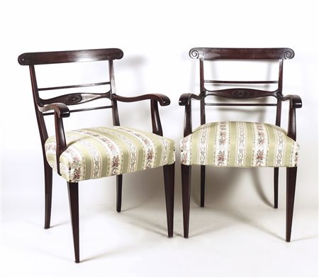 COPPIA DI POLTRONCINE IN MOGANO - PAIR OF MAHOGANY ARMCHAIRS braccioli mossi...