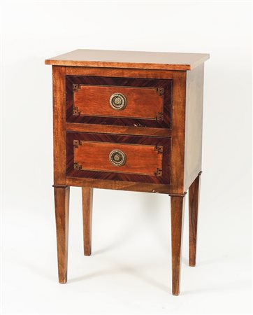 COMODINO IMPIALLACCIATO IN NOCE ED ALTRI LEGNI - WALNUT AND OTHER WOODS...