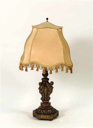 LAMPADA DA TAVOLO IN LEGNO INTAGLIATO, DIPINTO E DORATO - PAINTED AND...