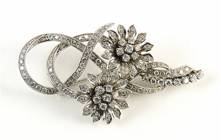 SPILLA FLOREALE IN ORO BIANCO E DIAMANTI - WHITE GOLD AND DIAMOND BROOCH...