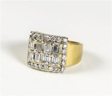 ANELLO IN ORO GIALLO, BIANCO E DIAMANTI - GOLD, WHITE GOLD AND DIAMOND RING...