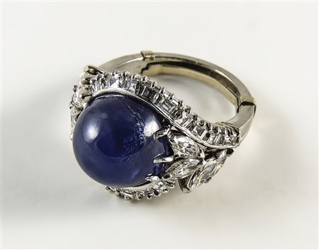 ANELLO IN ORO BIANCO E ZAFFIRO STELLATO - GOLD AND SAPPHIRE RING Anni...