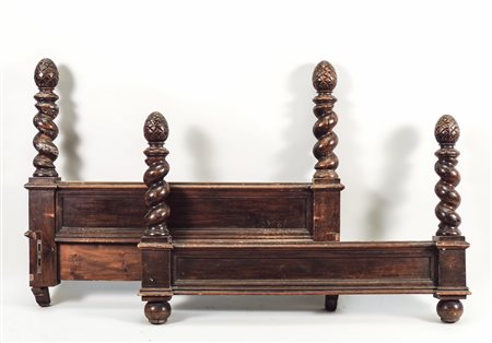 LETTO SINGOLO IN NOCE - WALNUT SINGLE BED piccole colonne a torciglione e...