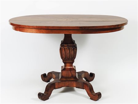 TAVOLINO OVALE IN PIUMA DI NOCE - OVAL WALNUT TABLE metà del XIX secolo - mid...