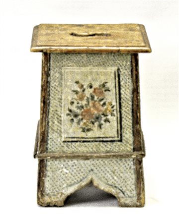 SGABELLO IN LEGNO DIPINTO CON FIORI - PAINTED WOODEN STOOL Veneto, XVIII...