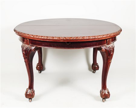 TAVOLO OVALE IN MOGANO - MAHOGANY OVAL TABLE Inghilterra, metà del XX secolo...