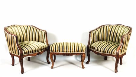 COPPIA DI POLTRONCINE A POZZETTO IN NOCE - PAIR OF WALNUT TUB CHAIRS Stile...
