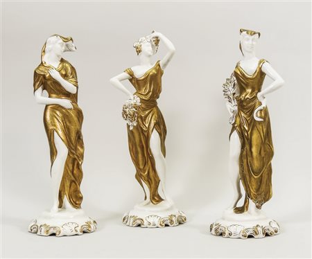 SERIE DI TRE FIGURE FEMMINILI IN CERAMICA - THREE CERAMIC FEMALE FIGURES...