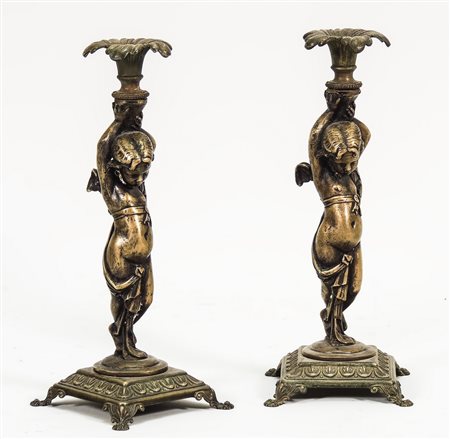 COPPIA DI CANDELIERI IN BRONZO - PAIR OF BRONZE CANDLESTICKS sostegni...