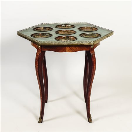 TAVOLINO BASSO ESAGONALE IN NOCE - HEXAGONAL WLNUT TEA TABLE sette piattini...