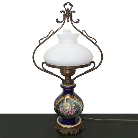 Lume a petrolio con diffusore in opaline