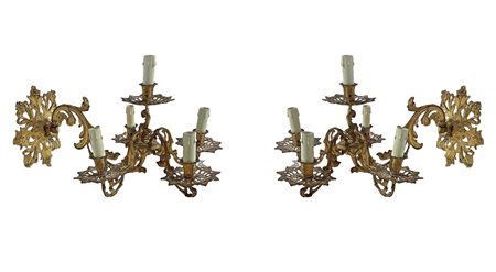 Coppia di applique a cinque luci in bronzo dorato, 19° secolo