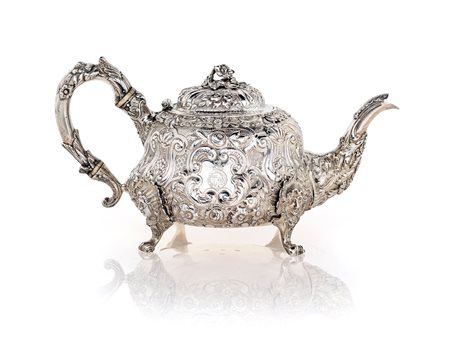 Teiera Londra, 1839, argentiere Sebastian Crespell II caratterizzata da...