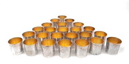 Ventiquattro bicchieri in argento sterling, Brandimarte, Firenze di forma...