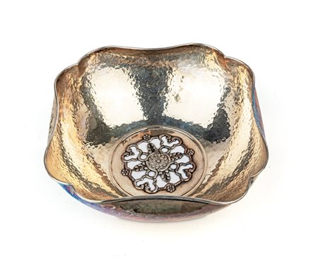 Ciotola in argento 800/000 forma quadrangolare con angoli arrotondati ed orlo...