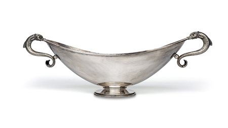 Centrotavola a navicella anse in forma di delfino, piede circolare cm...