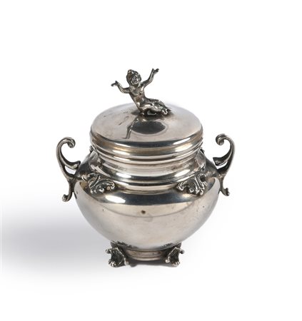 Piccola zuccheriera in argento corpo sferico con coperchio sormontato da un...