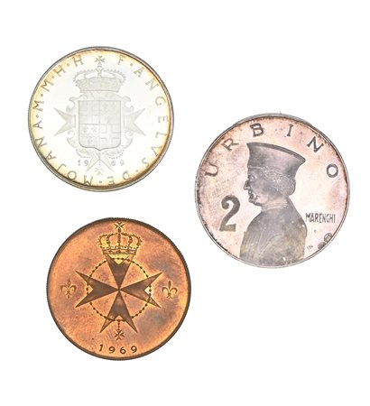 Lotto di 3 monete: 2 dello S.M.O.M. e una medaglia Repubblica italiana