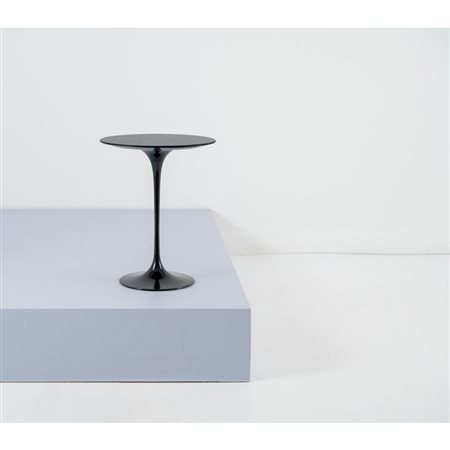 EERO SAARINEN, Tavolo basso modello “Tulip”