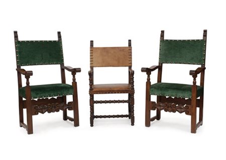 MOBILE DEL XIX SECOLO COPPIA DI POLTRONE IN NOCE, XVIII SECOLO, braccioli...