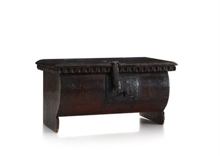 MOBILE DEL XVII SECOLO COFANETTO IN LEGNO, XVIII SECOLO, fronte bombato,...