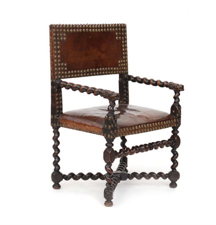 MOBILE DEL XVII SECOLO POLTRONA IN NOCE, XVII SECOLO, braccioli con terminali...