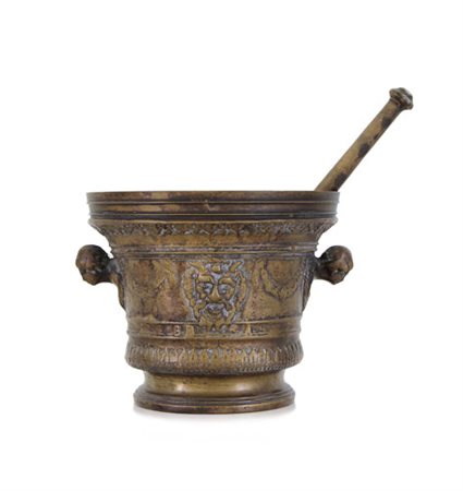 OGGETTISTICA VARIA GRANDE MORTAIO IN BRONZO DATATO 1630, prese a testine,...