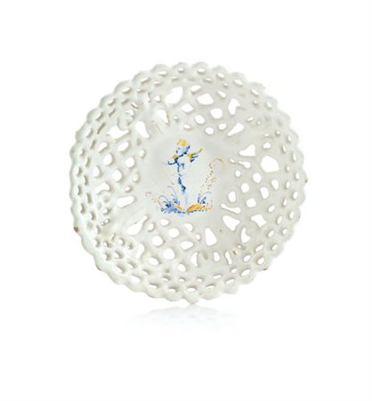 FAENZA ALZATA A CRESPINA IN MAIOLICA, FAENZA, INIZIO XVII SECOLO, decoro...