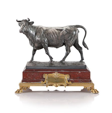 CHRISTOFLE TORO IN METALLO ARGENTATO, SU BASE IN MARMO ROSSO E BRONZO DORATO,...