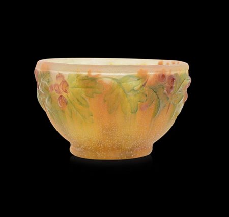 WALTER CIOTOLA IN PASTA DI VETRO, A. WALTER, 1920 CA., bordo in rilievo a...