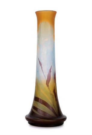 GALLE' VASO IN VETRO DOPPIO, GALLE', 1900 CA., a piede d'elefante con decoro...